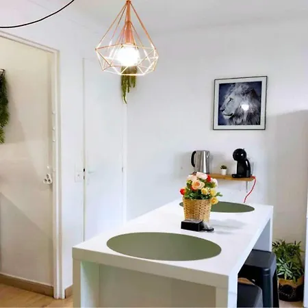 Studio Near Parking With Wifi Center