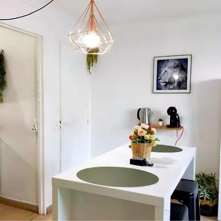Studio Near Parking With Wifi Center