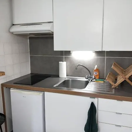 Studio Near Parking With Wifi Center Apartment